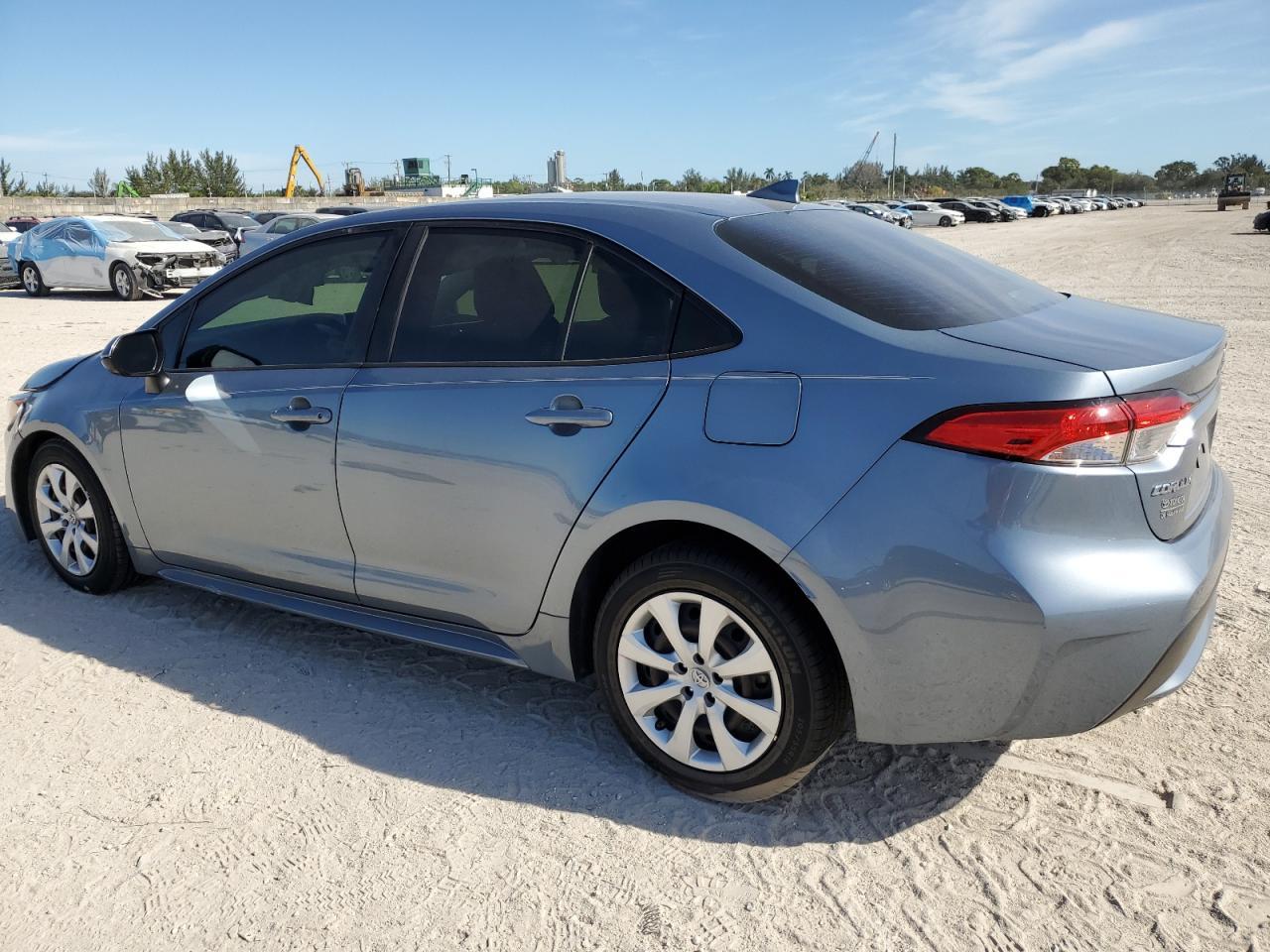 2021 TOYOTA COROLLA LE - Фото 2