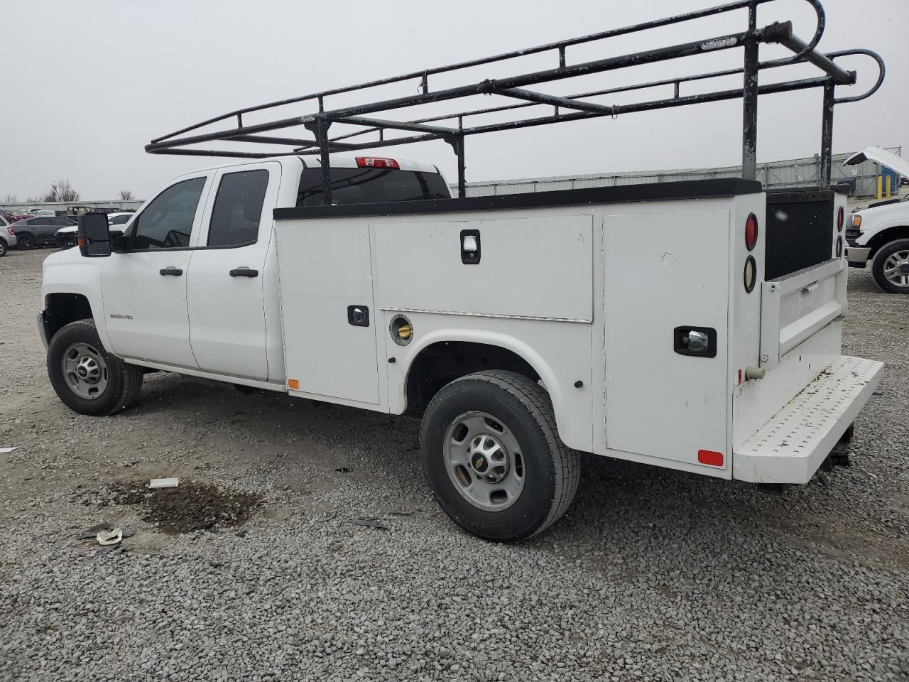 2016 CHEVROLET SILVERADO - Image 2