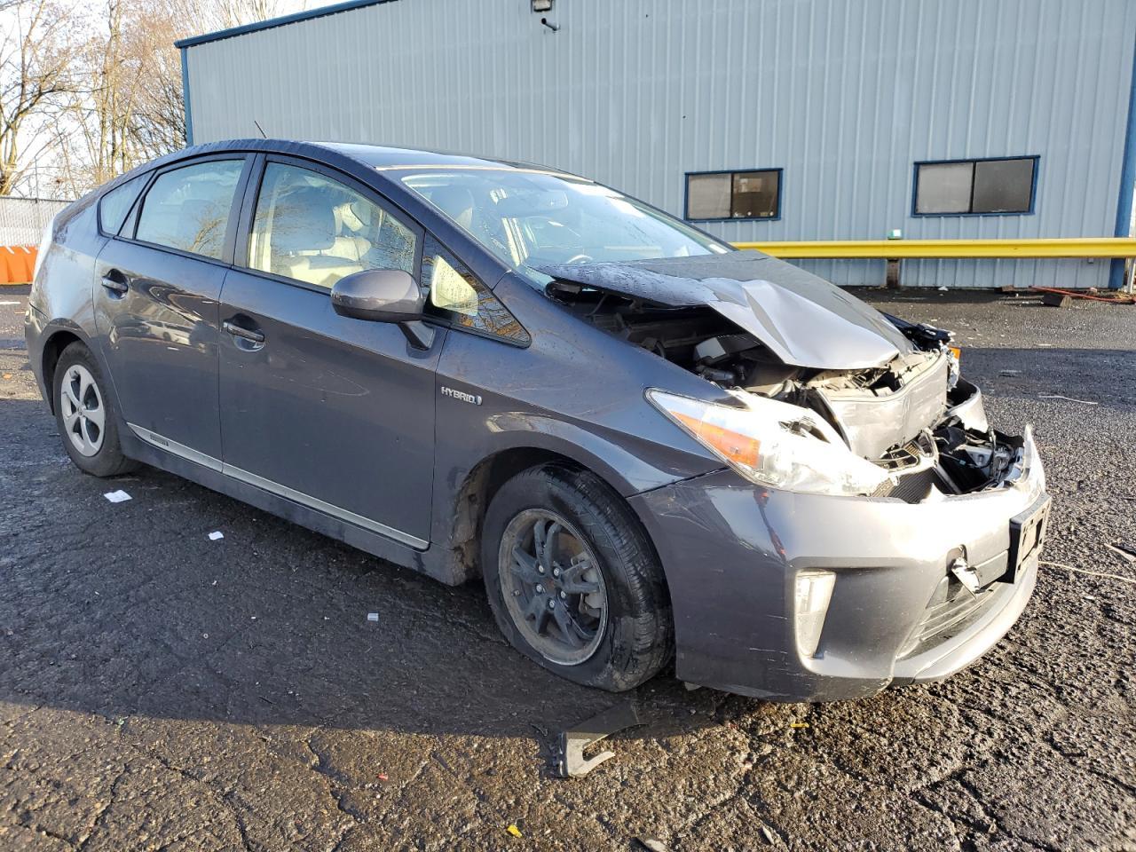 2015 TOYOTA PRIUS - Фото 4