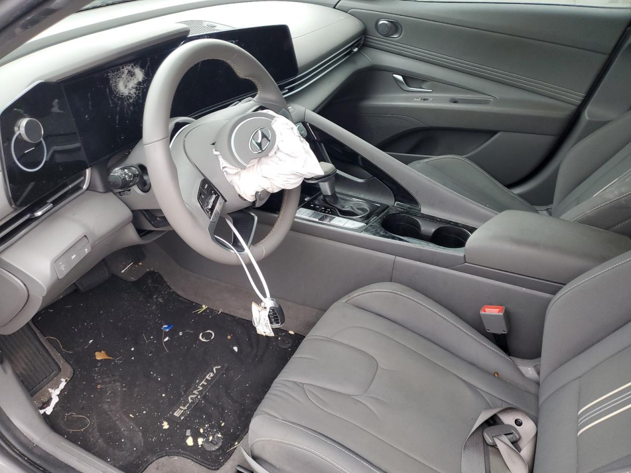 2023 HYUNDAI ELANTRA SE - Фото 7