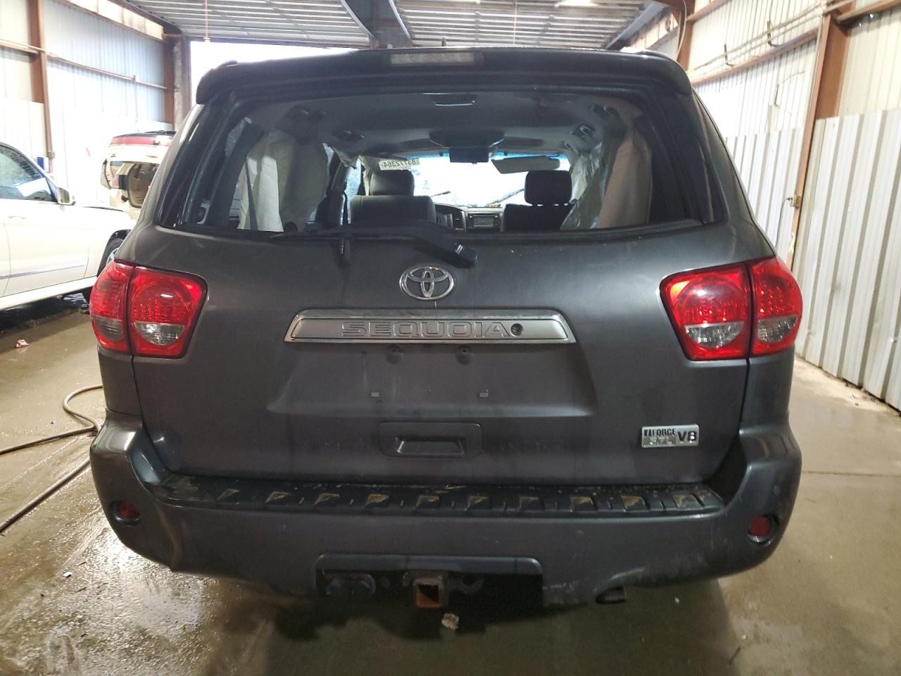 2016 TOYOTA SEQUOIA PL - Image 6