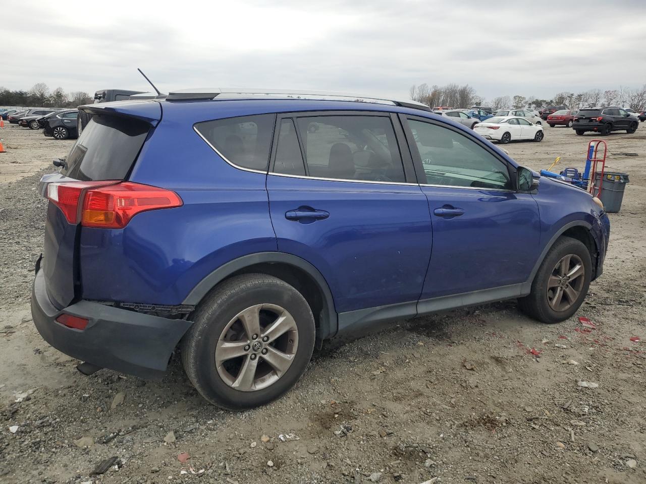 2015 TOYOTA RAV4 XLE - Image 3