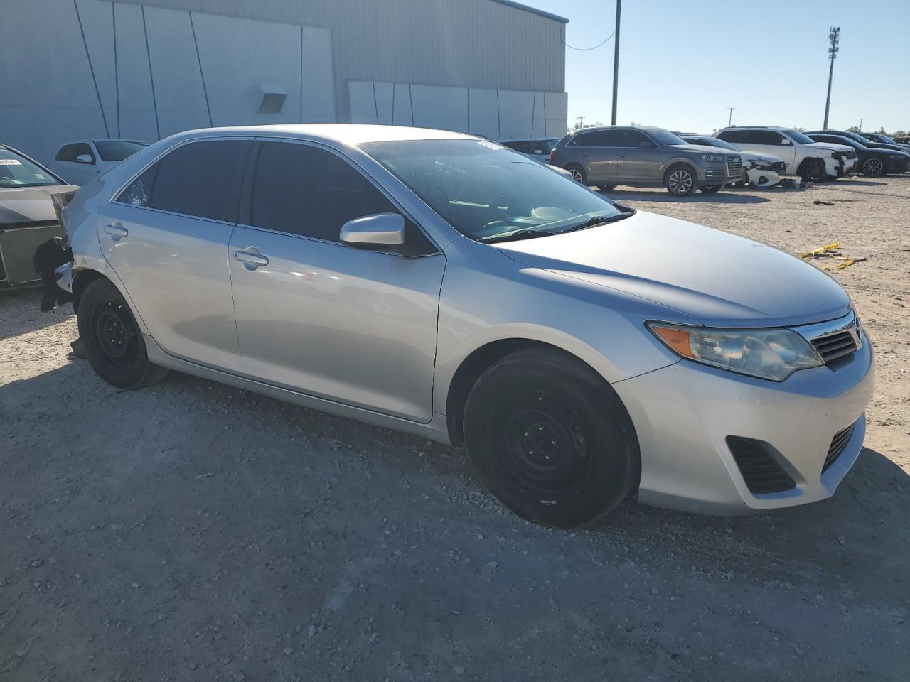 2014 TOYOTA CAMRY L - Фото 4