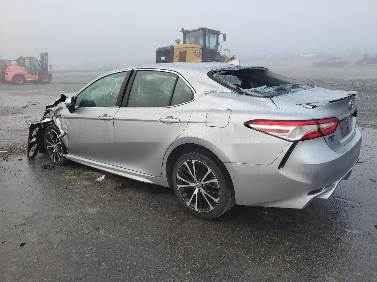 2020 TOYOTA CAMRY SE - Image 2