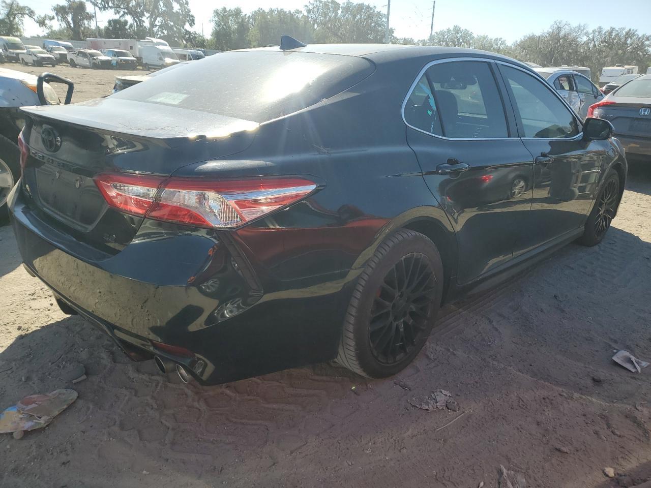 2020 TOYOTA CAMRY SE - Image 3