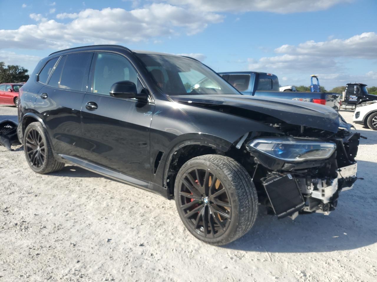 2022 BMW X5 M50I - Фото 4