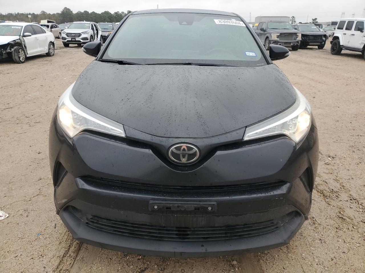 2018 TOYOTA C-HR XLE - Фото 5
