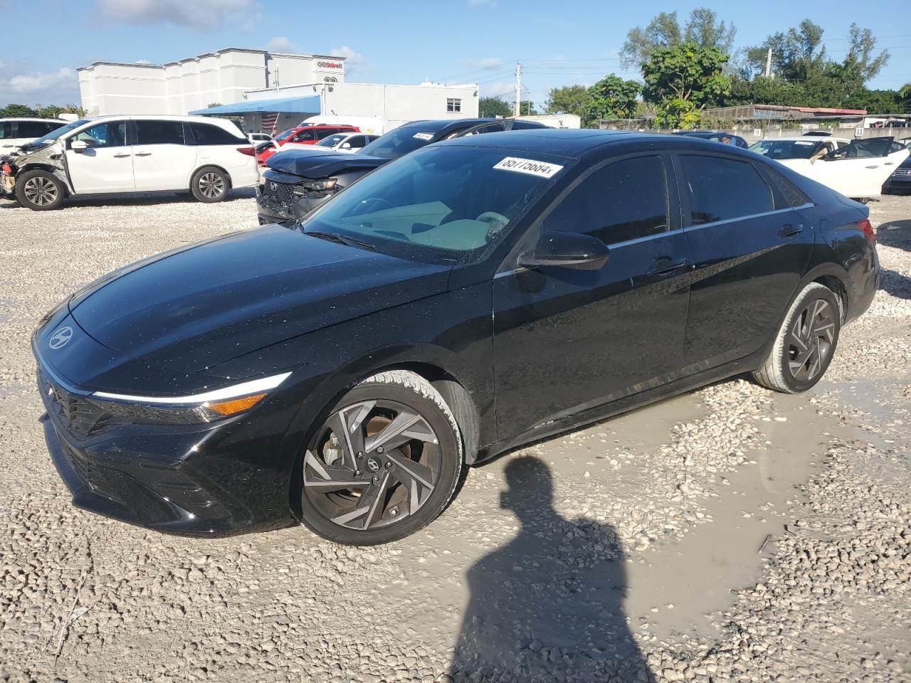 2024 HYUNDAI ELANTRA SE