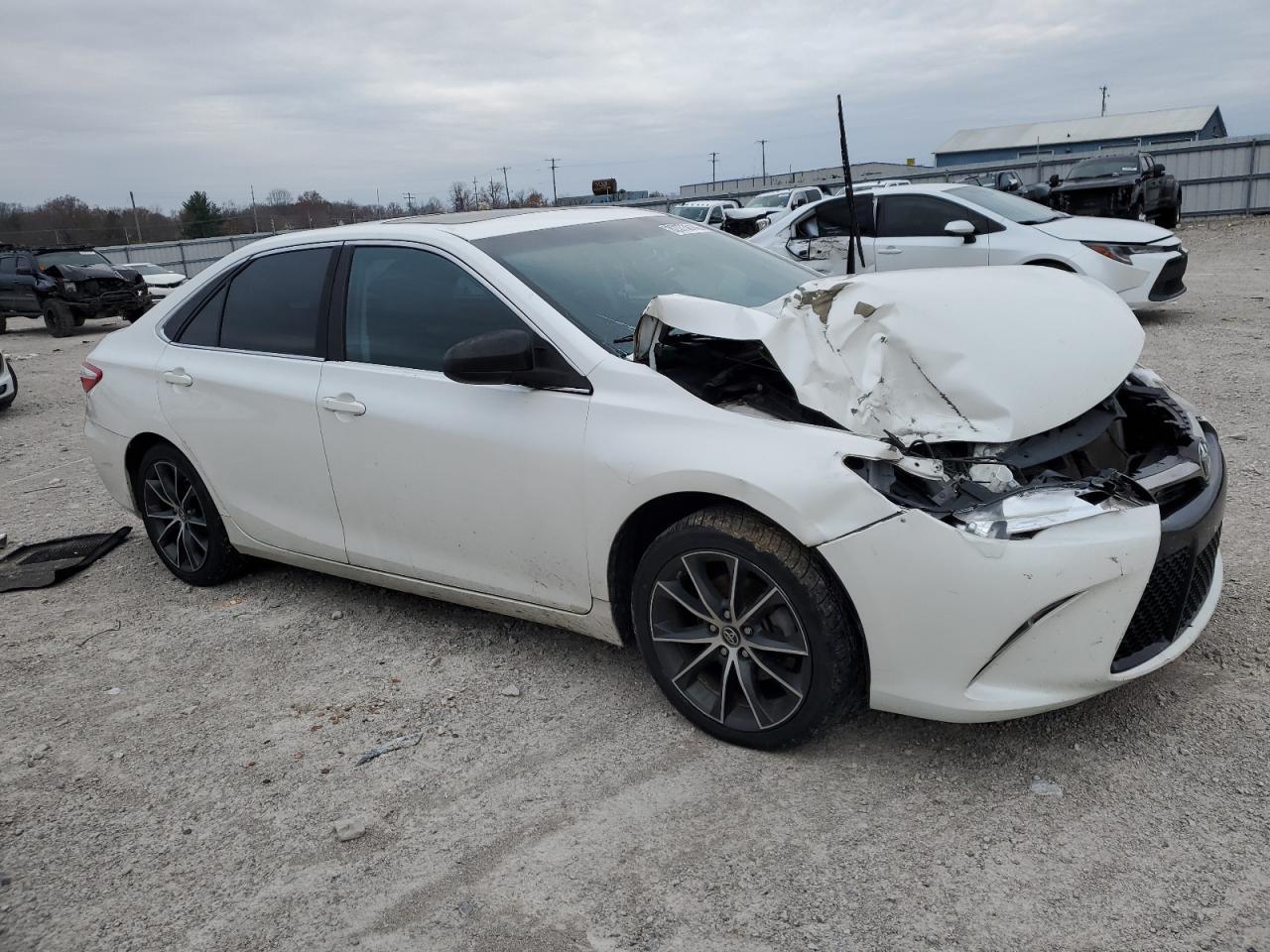 2017 TOYOTA CAMRY LE - Фото 4