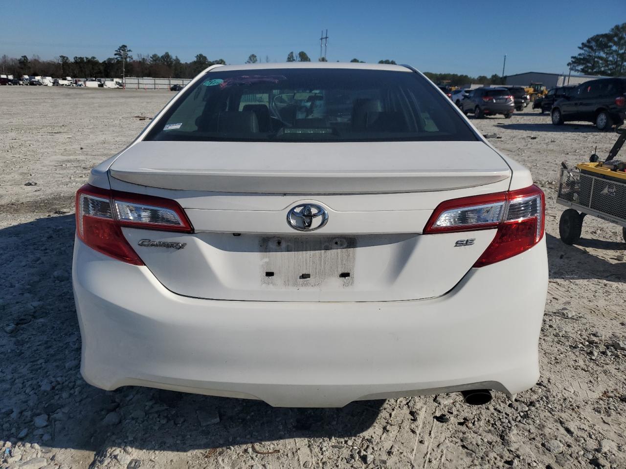 2014 TOYOTA CAMRY L - Image 6