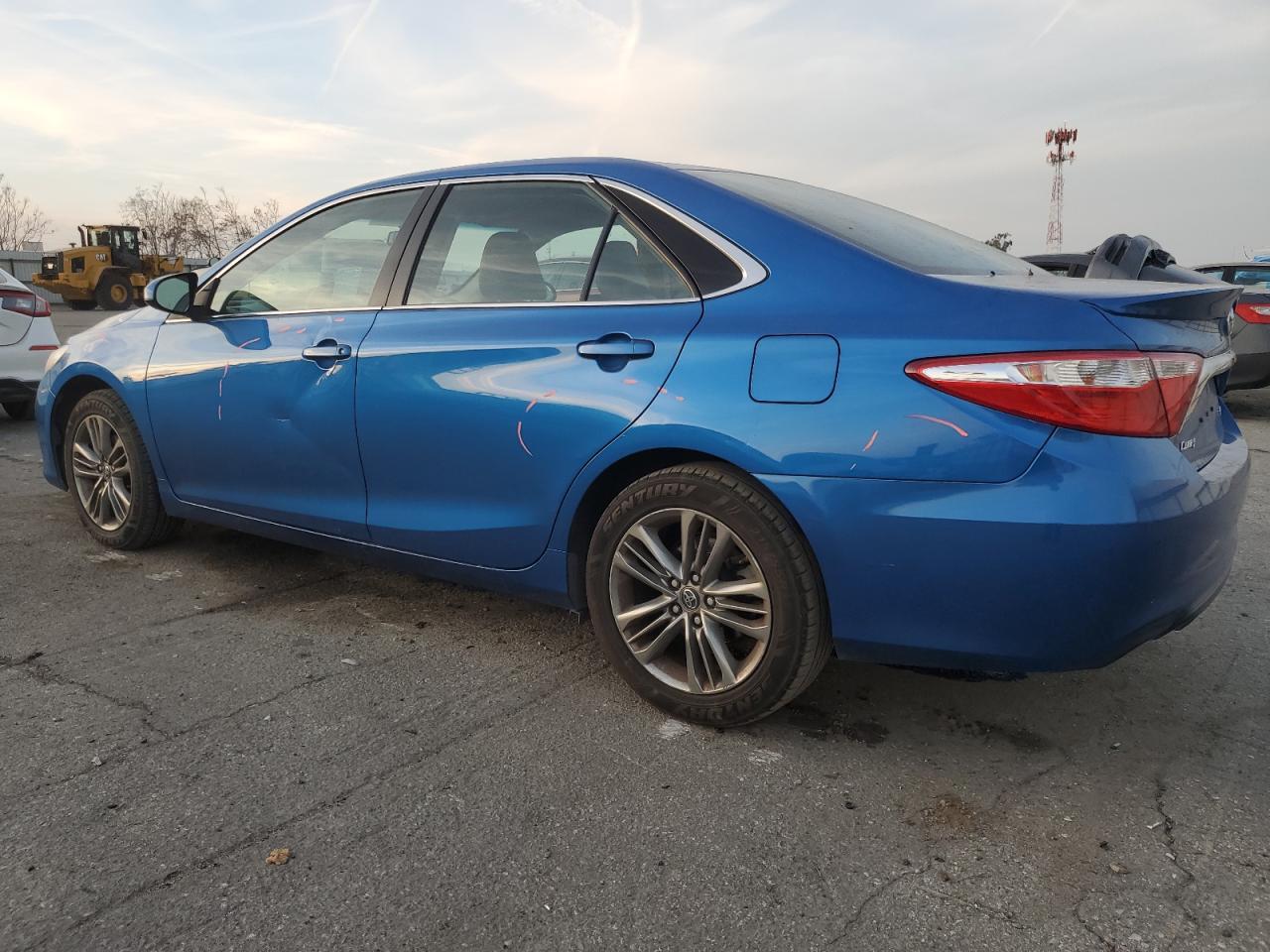 2017 TOYOTA CAMRY LE - Фото 2