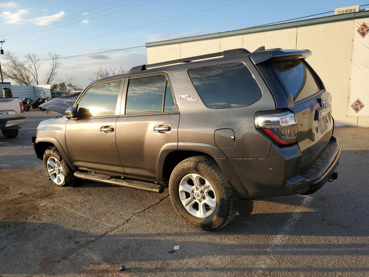 2018 TOYOTA 4RUNNER SR - Фото 2