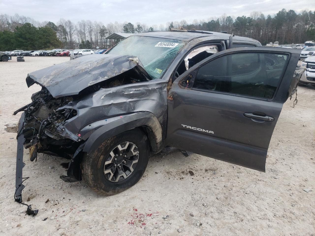 2017 TOYOTA TACOMA DOU
