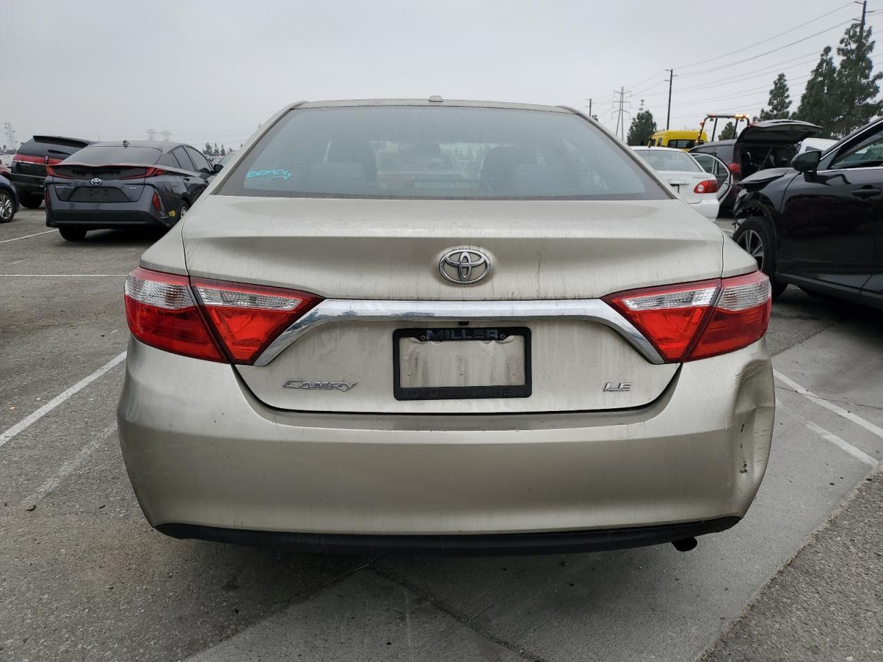 2017 TOYOTA CAMRY LE - Image 6