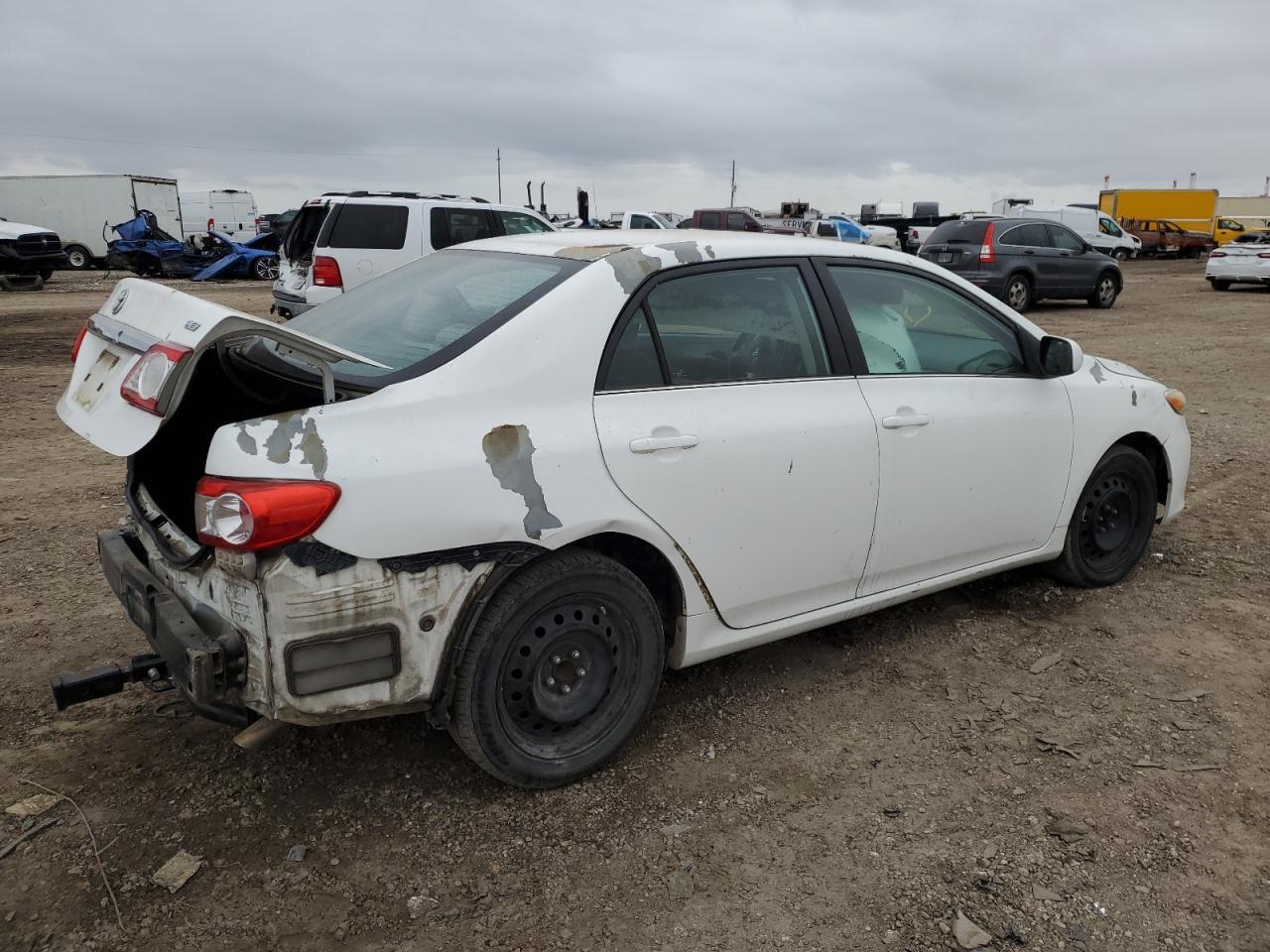 2013 TOYOTA COROLLA BA - Фото 3