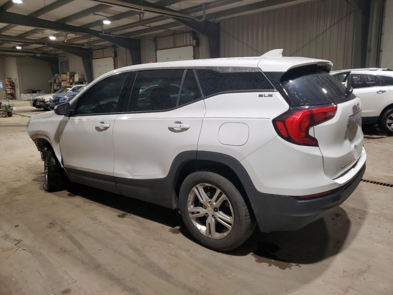 2018 GMC TERRAIN SL - Image 2