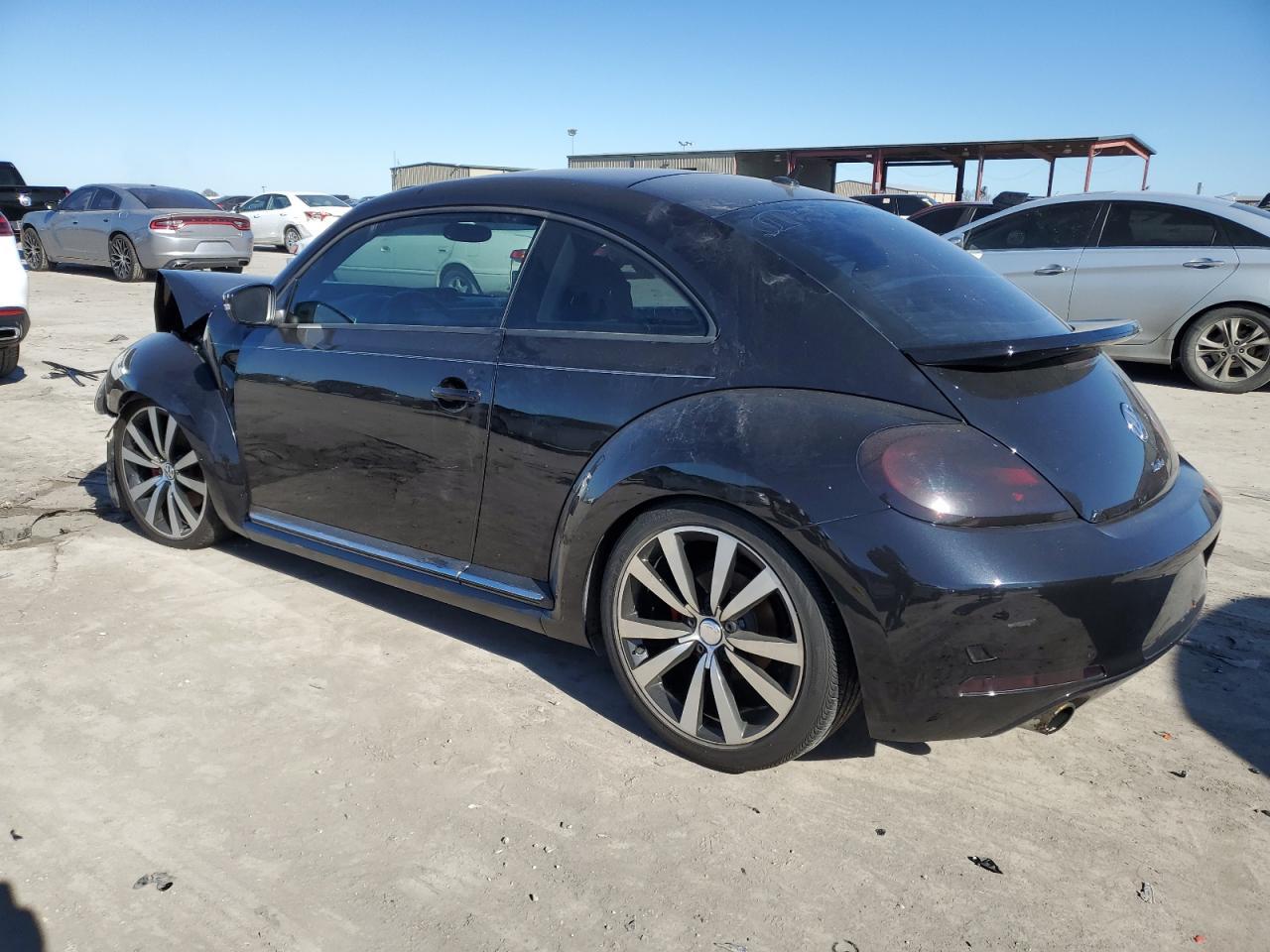 2012 VOLKSWAGEN BEETLE TUR - Фото 2