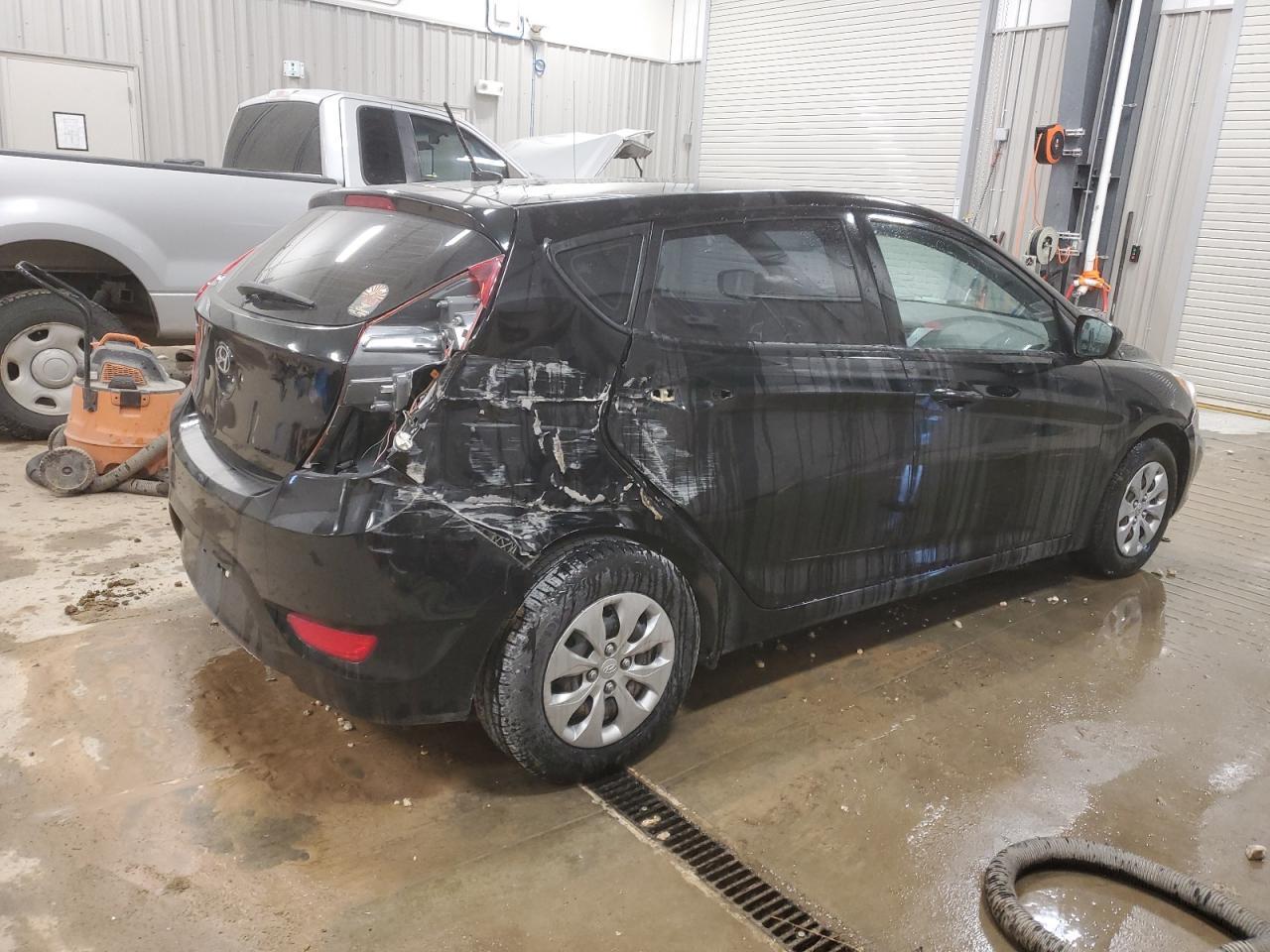 2017 HYUNDAI ACCENT SE - Фото 3