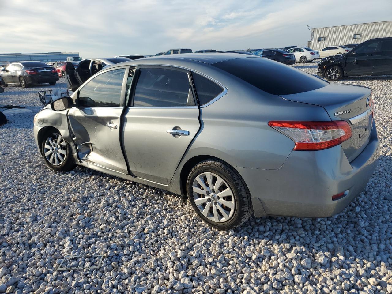 2013 NISSAN SENTRA S - Фото 2