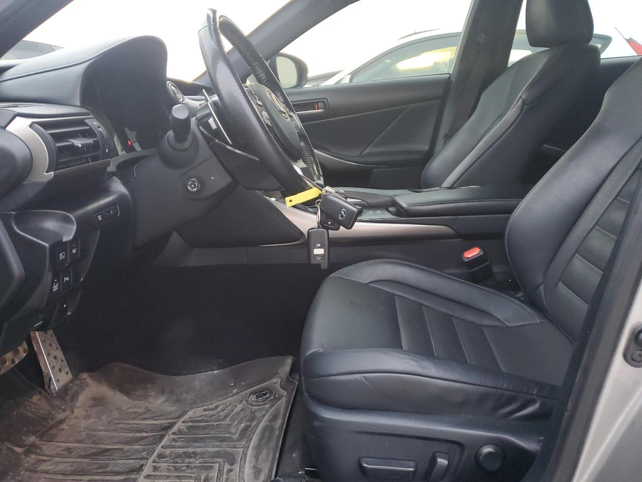 2019 LEXUS IS 300 - Image 7