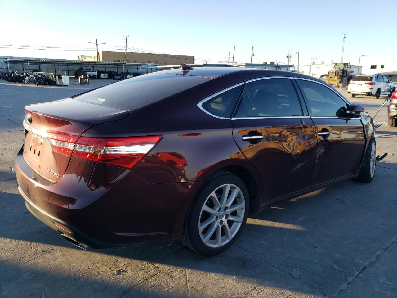 2015 TOYOTA AVALON XLE - Image 3