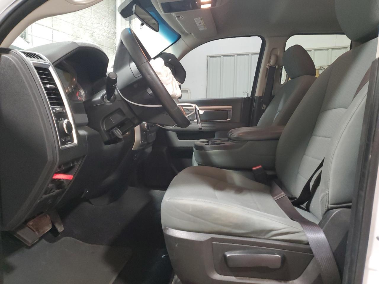 2017 RAM 1500 SLT - Image 7