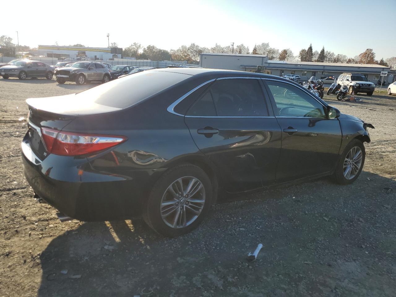 2016 TOYOTA CAMRY LE - Фото 3