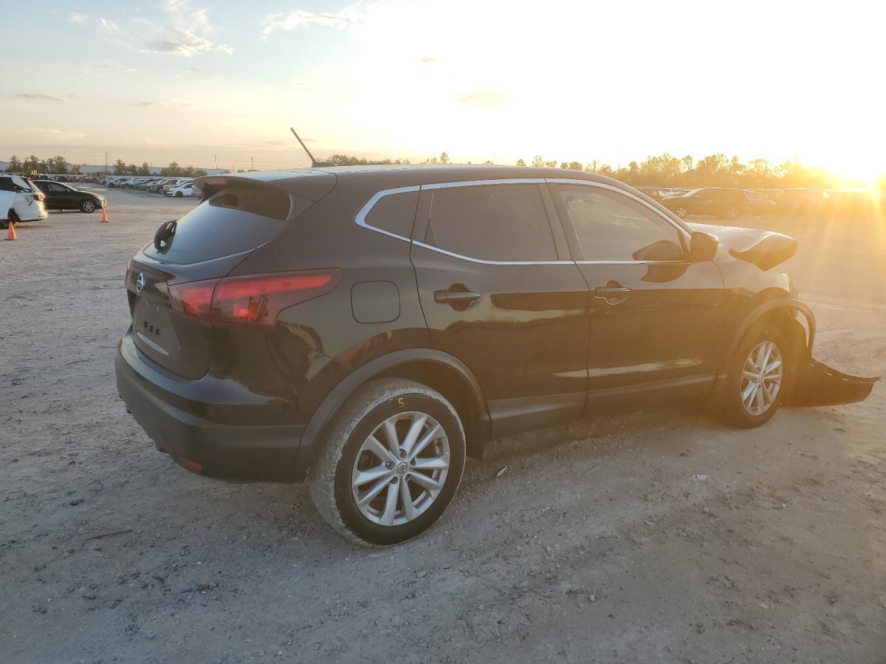 2017 NISSAN ROGUE SPOR - Image 3