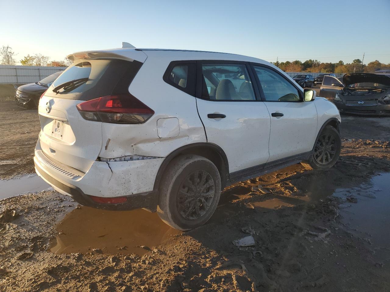 2018 NISSAN ROGUE S - Фото 3