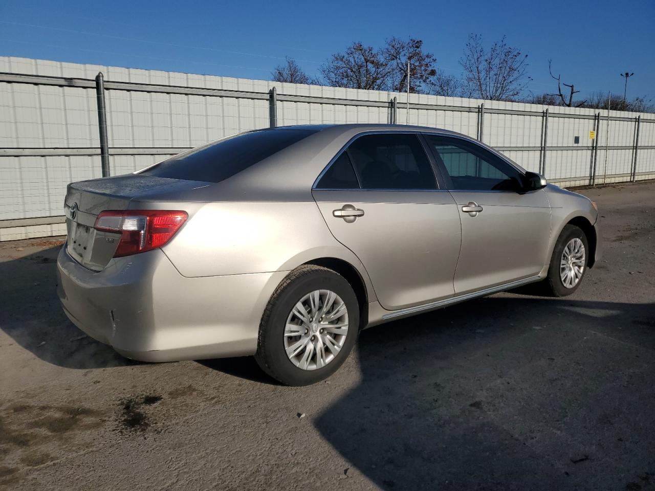 2014 TOYOTA CAMRY L - Image 3