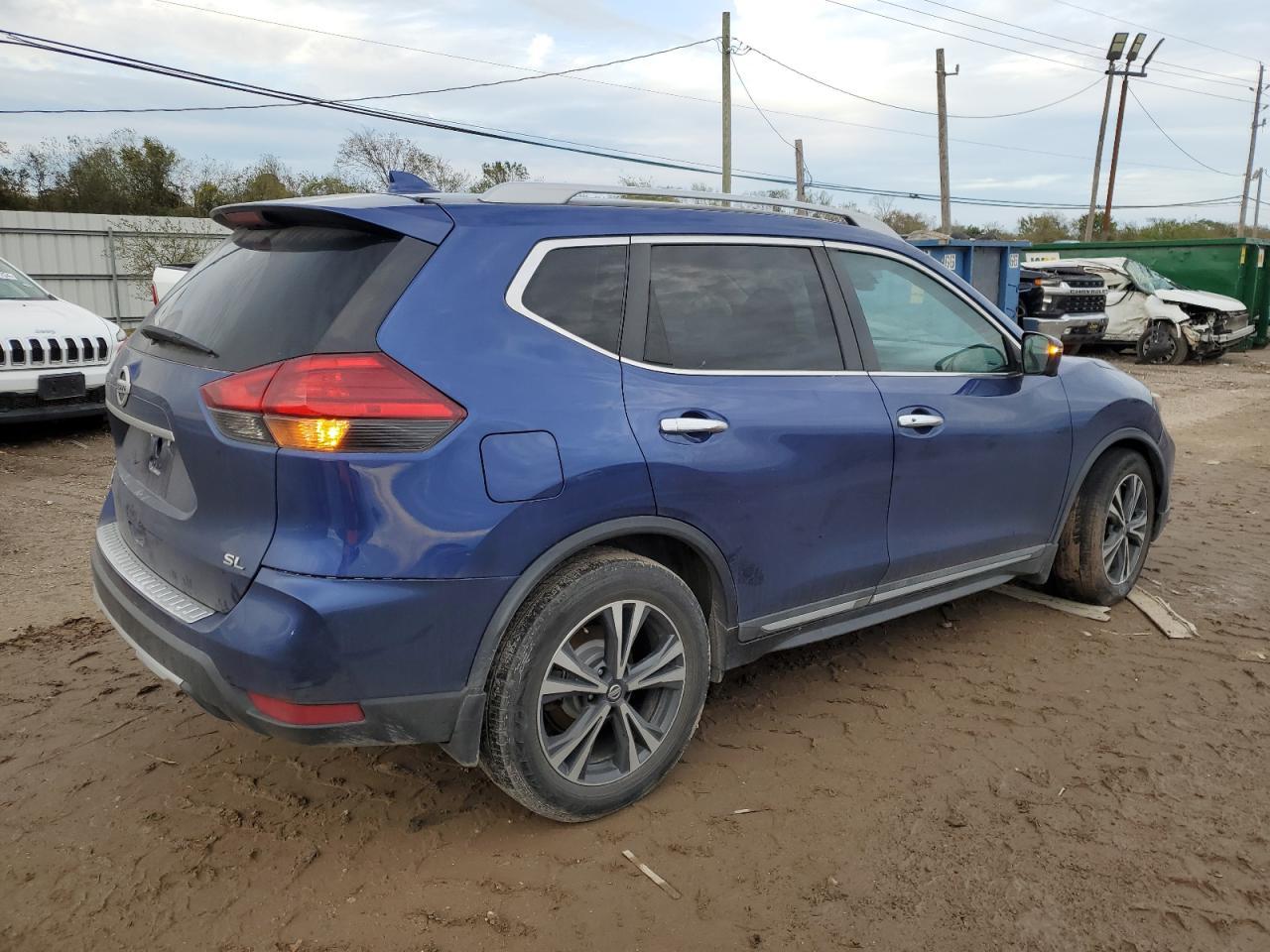 2017 NISSAN ROGUE S - Фото 3