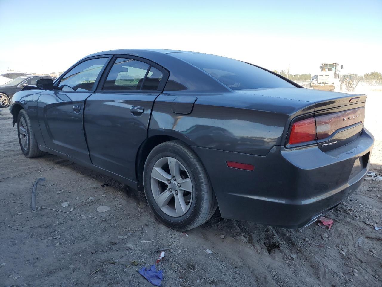 2013 DODGE CHARGER SE - Image 2