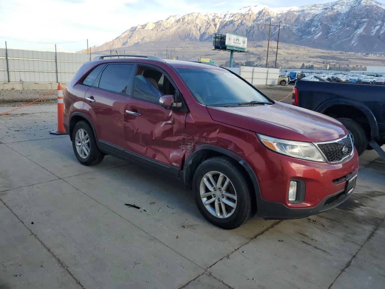 2015 KIA SORENTO LX - Image 4