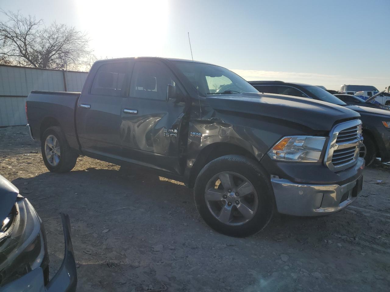 2015 RAM 1500 SLT - Image 4