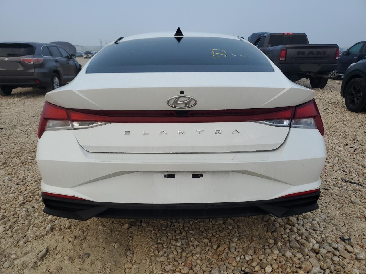 2022 HYUNDAI ELANTRA SE - Фото 6