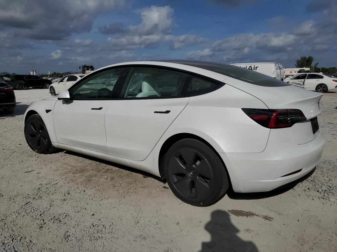 2023 TESLA MODEL 3 - Фото 2