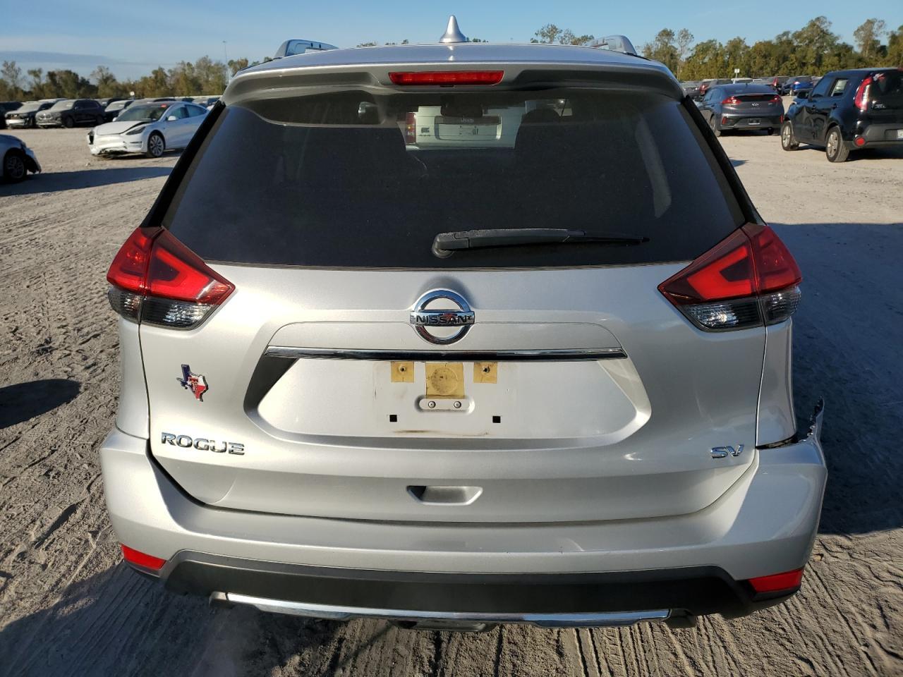 2017 NISSAN ROGUE S - Image 6