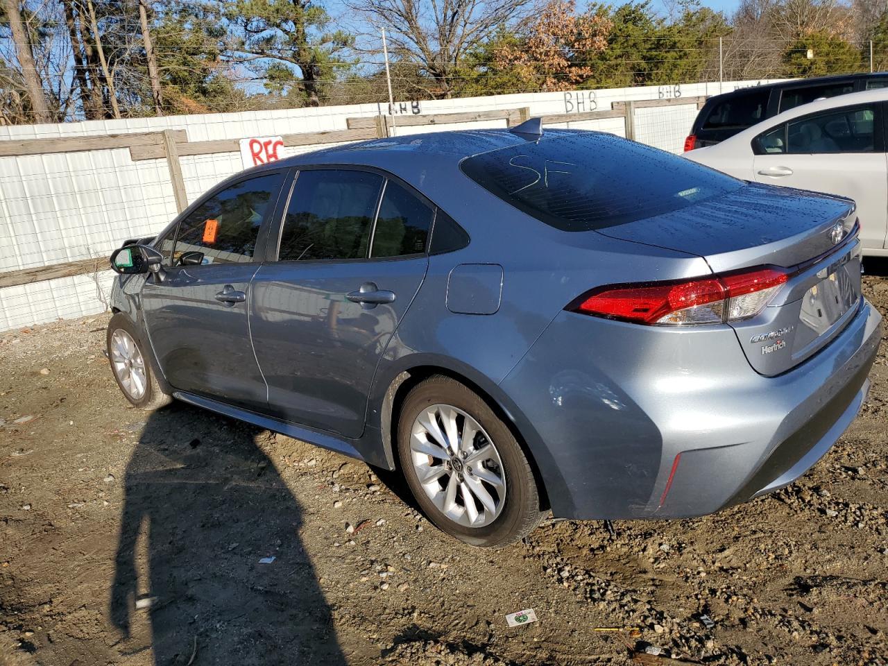 2022 TOYOTA COROLLA LE - Image 2