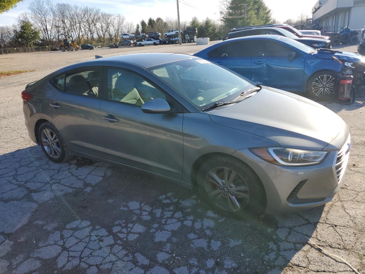 2018 HYUNDAI ELANTRA SE - Image 4