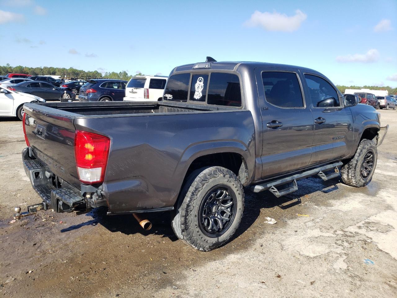 2017 TOYOTA TACOMA DOU - Фото 3