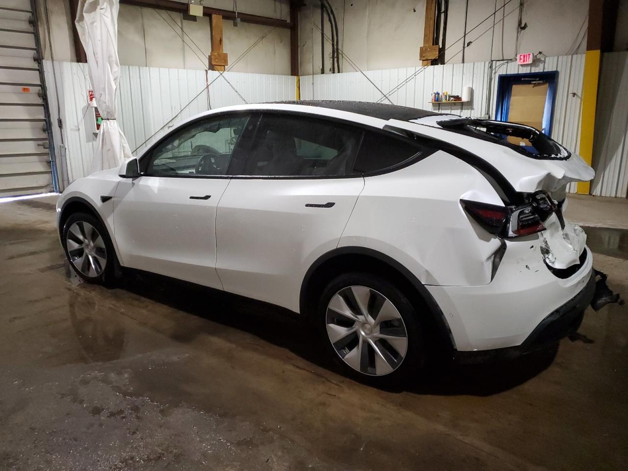 2022 TESLA MODEL Y - Image 2