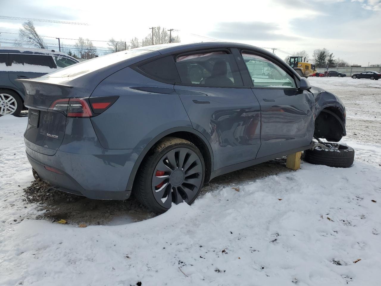 2023 TESLA MODEL Y - Фото 3