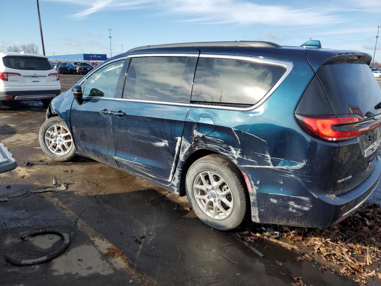 2022 CHRYSLER PACIFICA T - Image 2