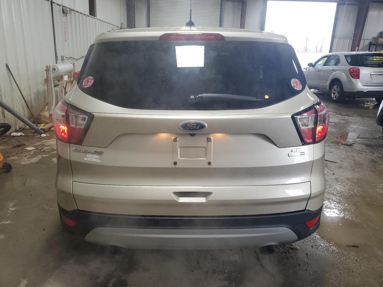 2017 FORD ESCAPE SE - Image 6