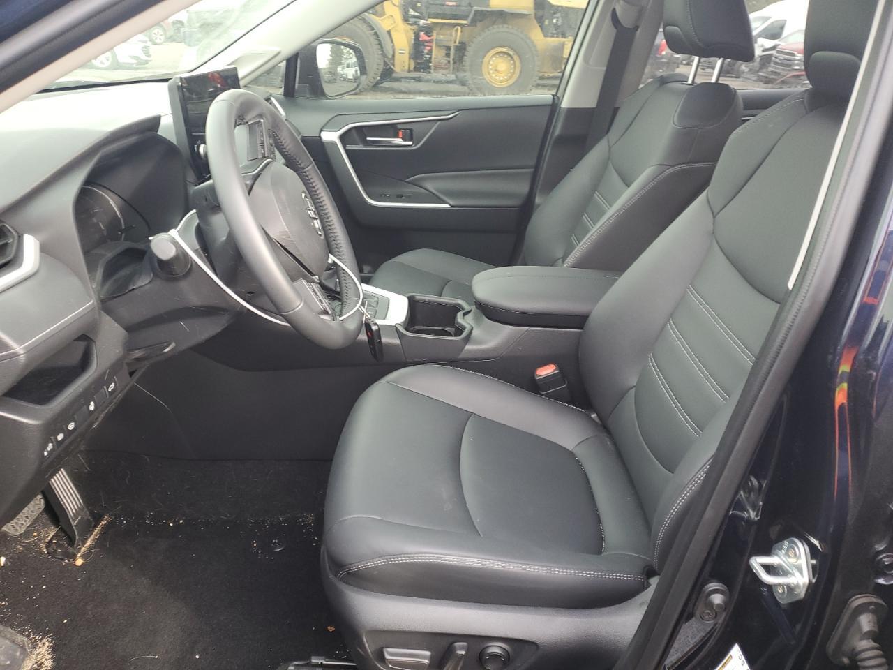 2024 TOYOTA RAV4 XLE P - Image 7
