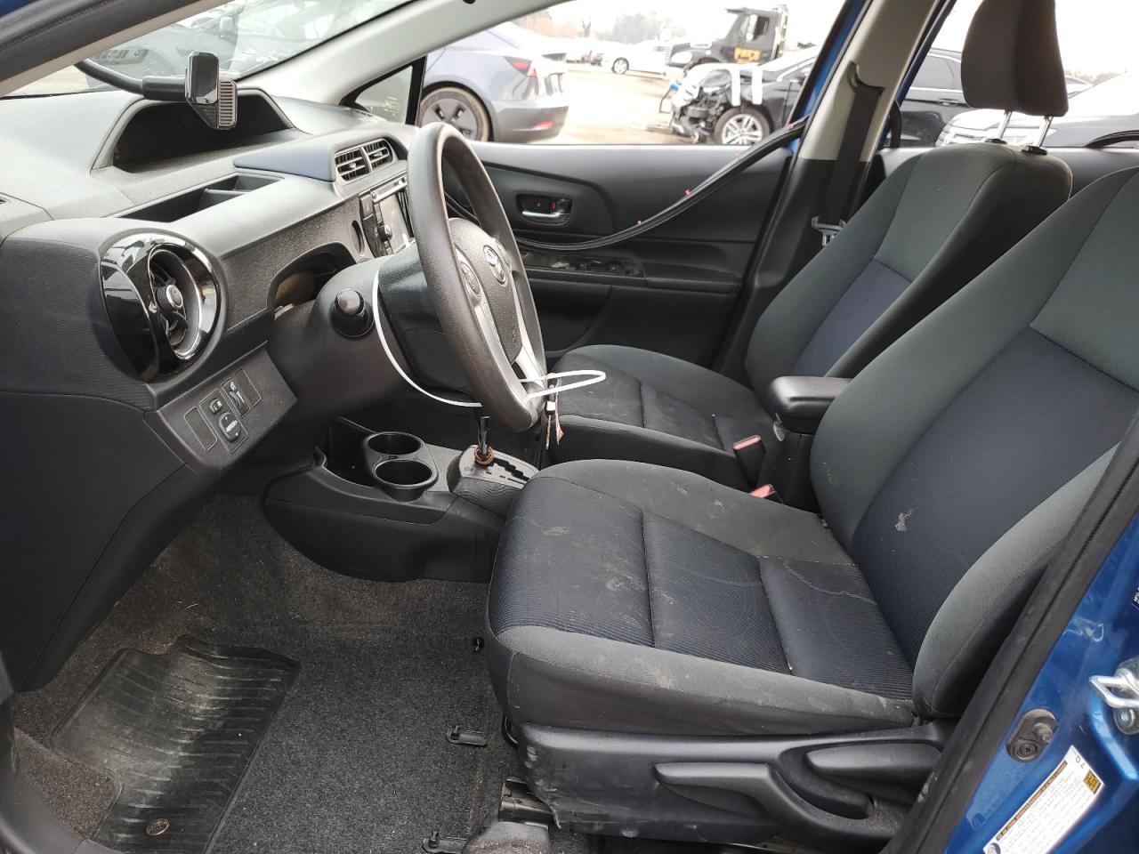 2015 TOYOTA PRIUS C - Фото 7