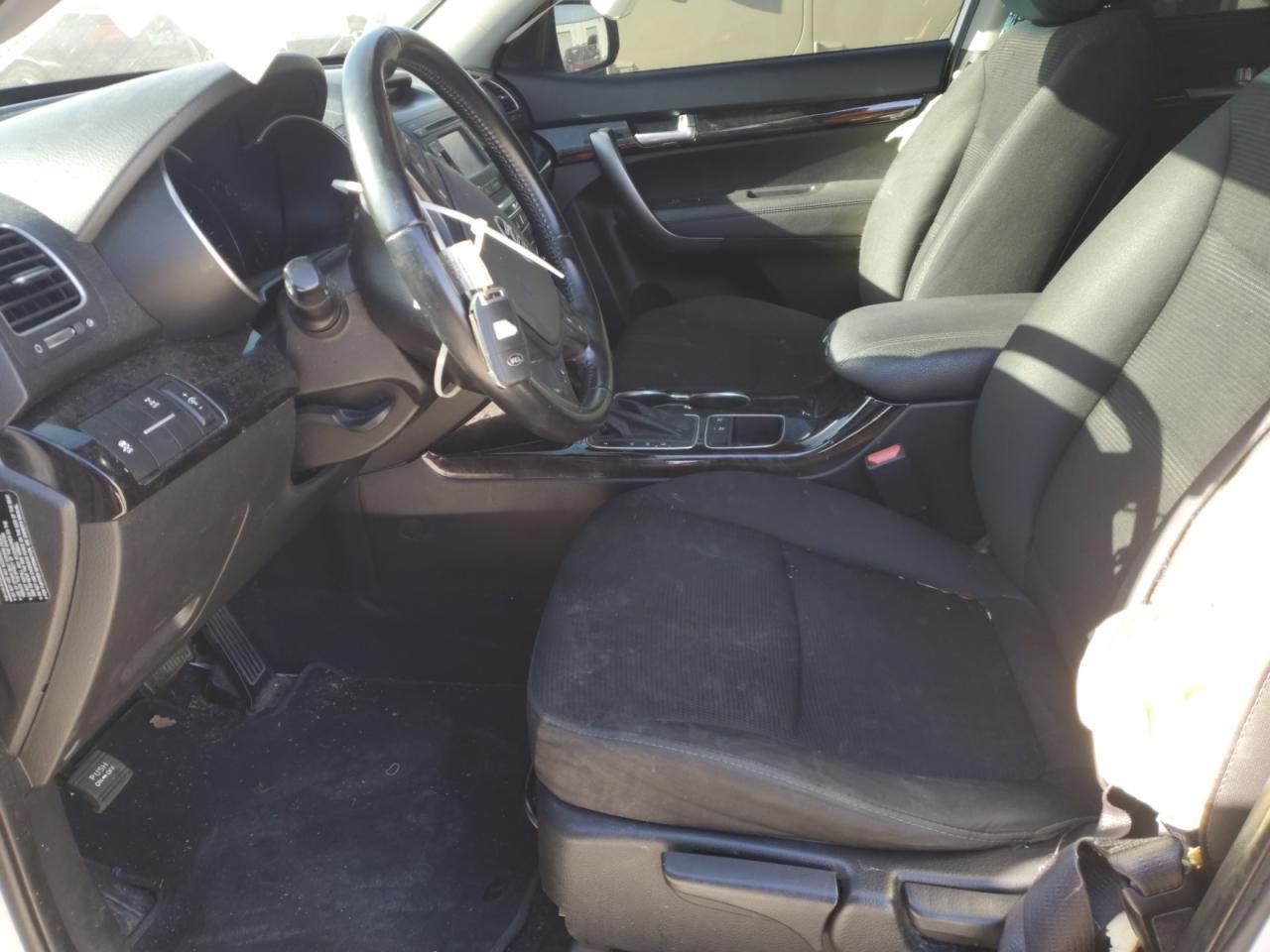 2014 KIA SORENTO LX - Image 7