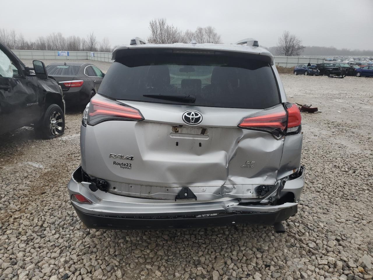 2017 TOYOTA RAV4 LE - Фото 6