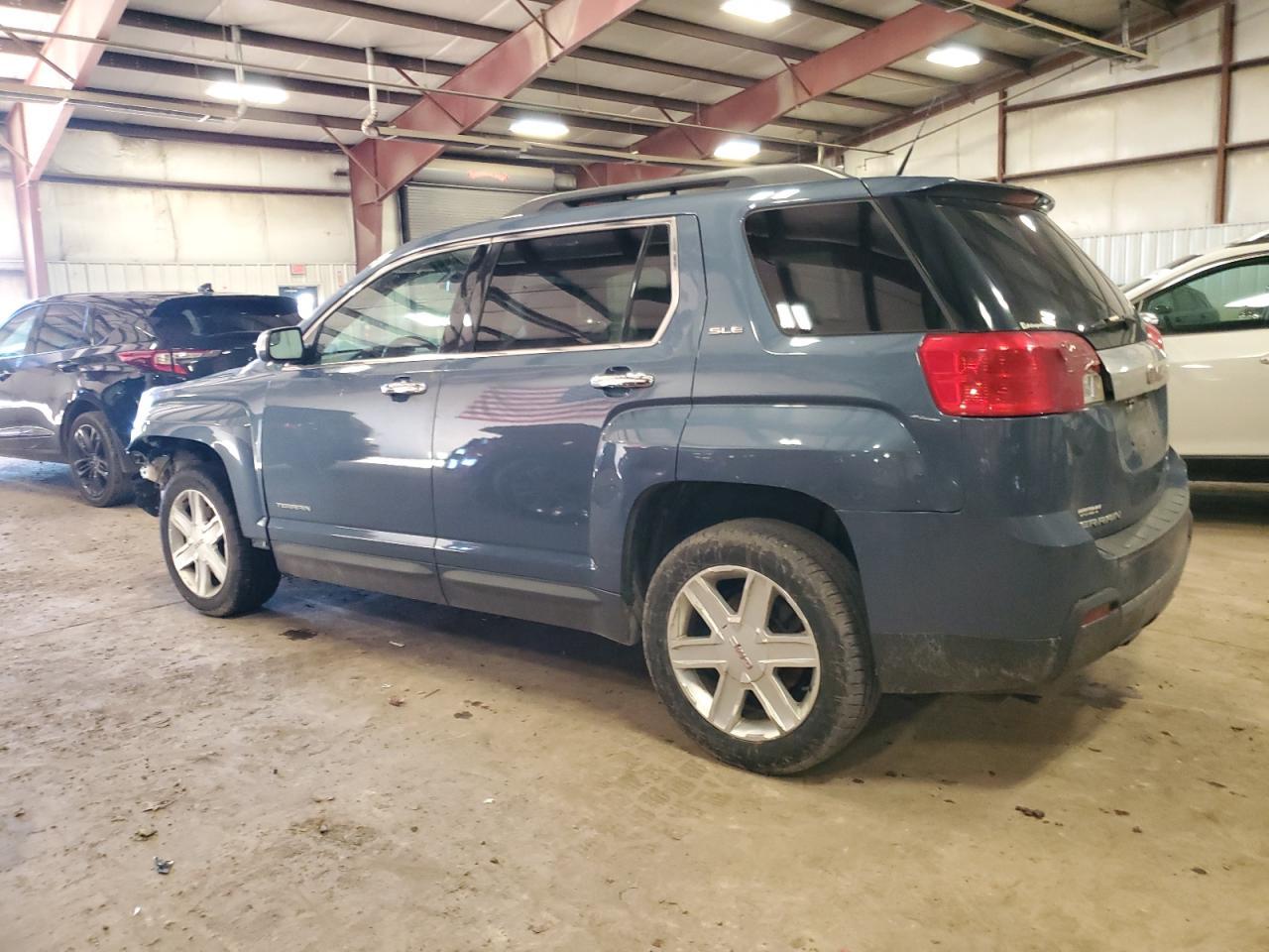 2012 GMC TERRAIN SL - Image 2