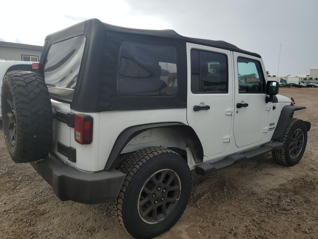 2012 JEEP WRANGLER U - Image 3